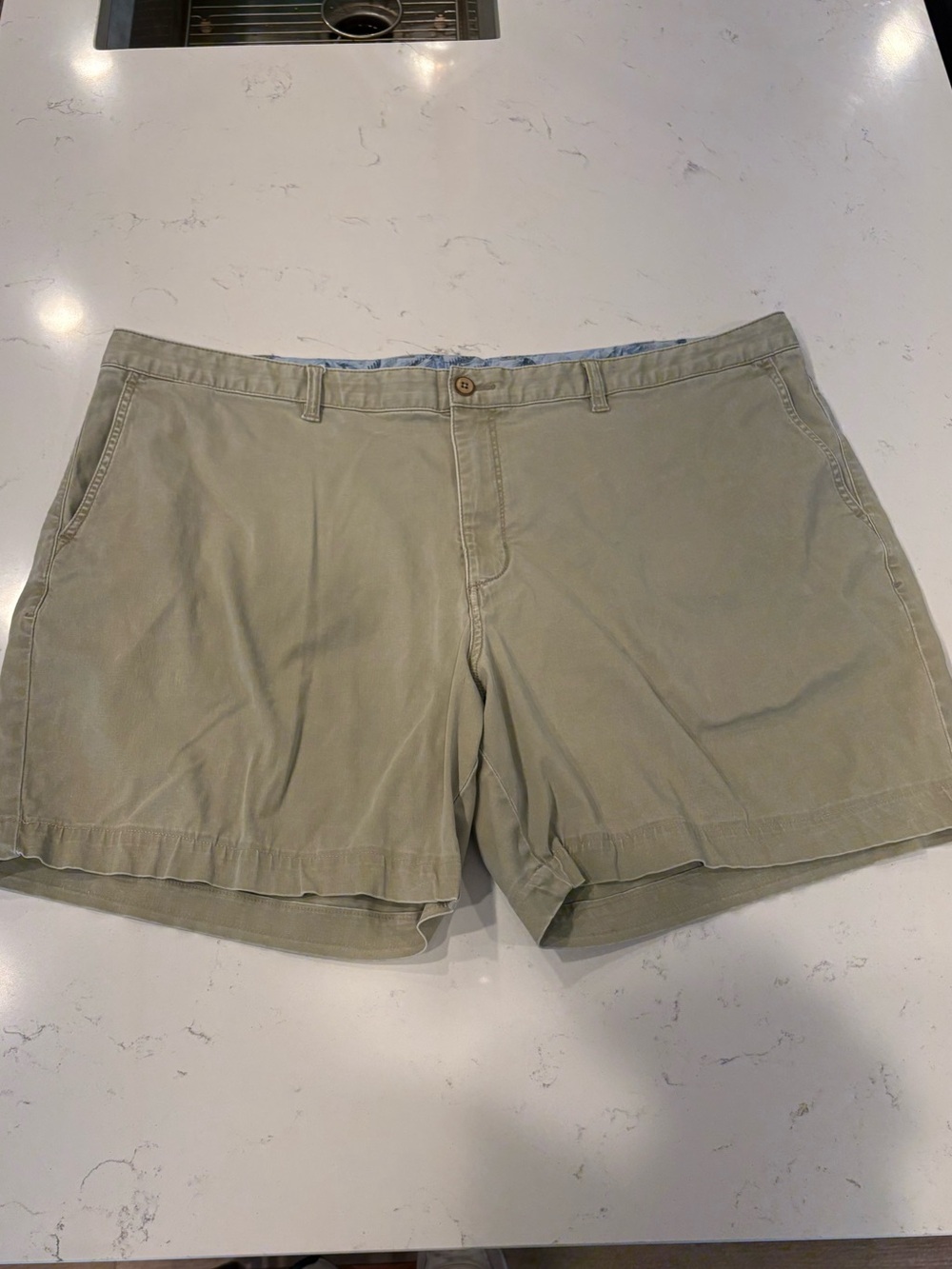 Men's Tommy Bahama Cotton Blend Shorts in Khaki-size 46